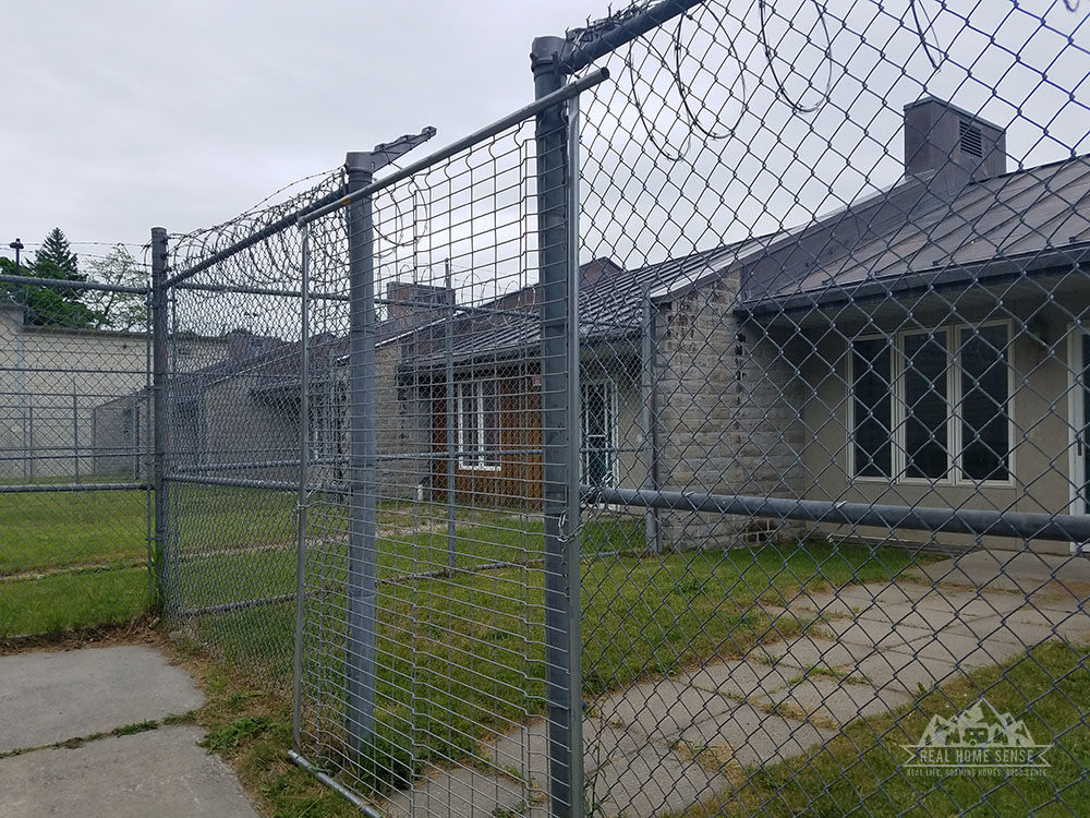 Kingston penitentiary housing for extended visits