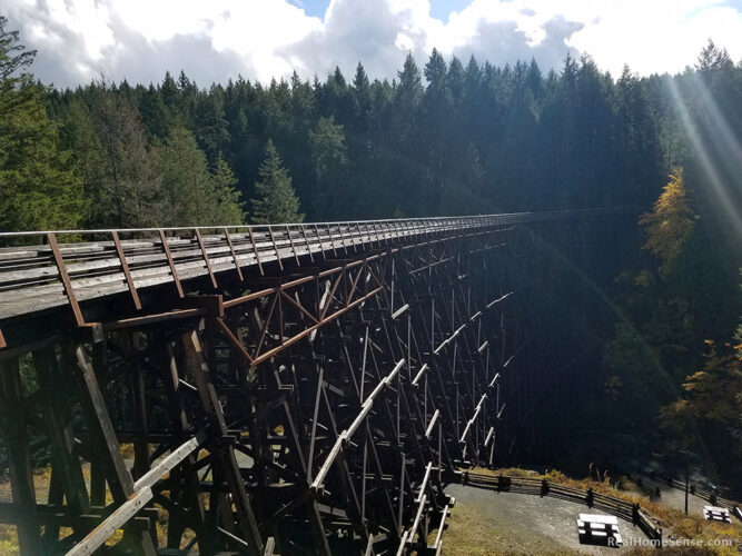 Kinsol trestle and picnic table