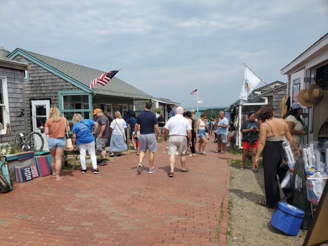 Marthas vineyard shops aquinnah cliffs | Real Home Sense Martha's Vineyard Day Trip included a little shopping and snacking at the Aquinnah Cliffs